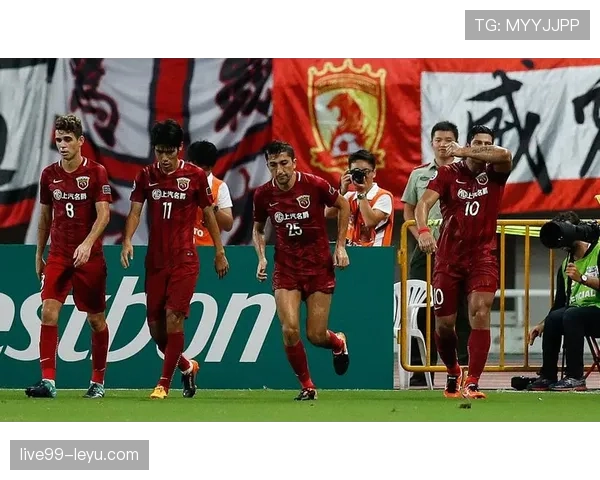 亚冠半决赛激战正酣 豪门强强对决争夺决赛门票