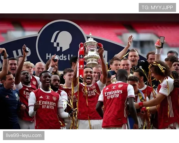 新赛季揭幕战打响：豪门阵容焕然一新，争冠格局初现锋芒