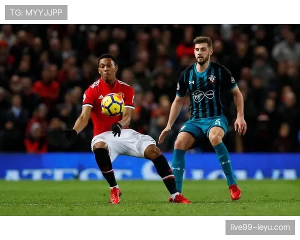 南安普顿主场迎战曼联，状态回暖彰显球队竞争力提升