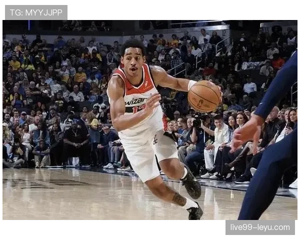 普尔无球跑动拉开对方换防提升替补三分效率