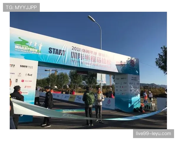 施洋一天三顿外卖，场边还背着大牌包？感觉他不像运动员更像谁啊…